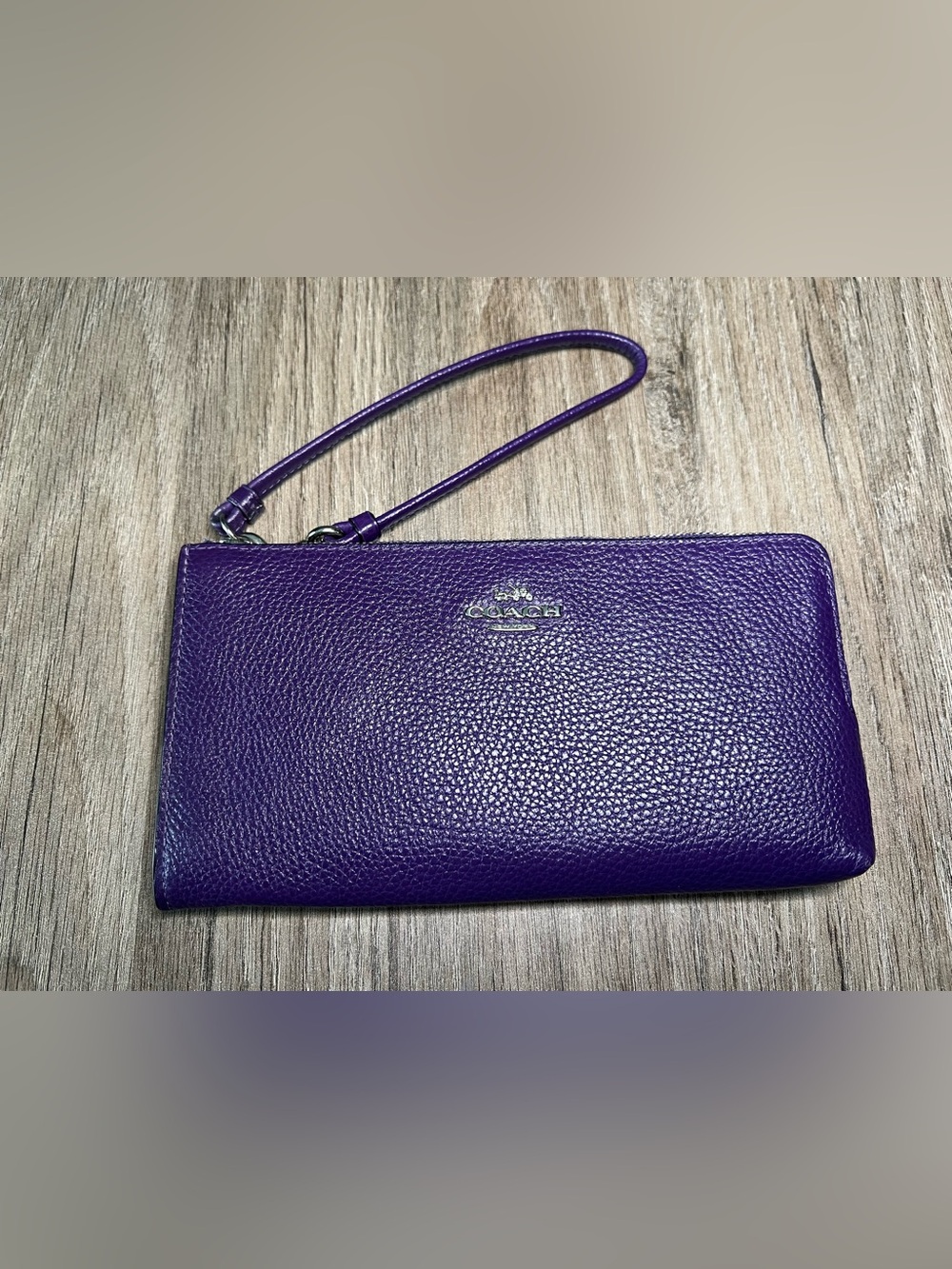 EUC Coach Purple Pebbled Leather Wristlet - Picture 2 of 6